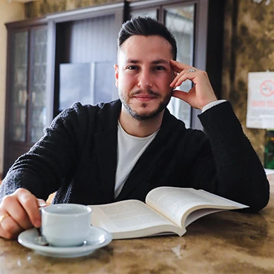 Freelance Grafik Tasarımcı - Freelance Sosyal Medya Uzmanı - Freelance Web Tasarımcı - Freelance Marka Koçu - İbrahim Etem Kanbur - Özgür Tasarımcı
